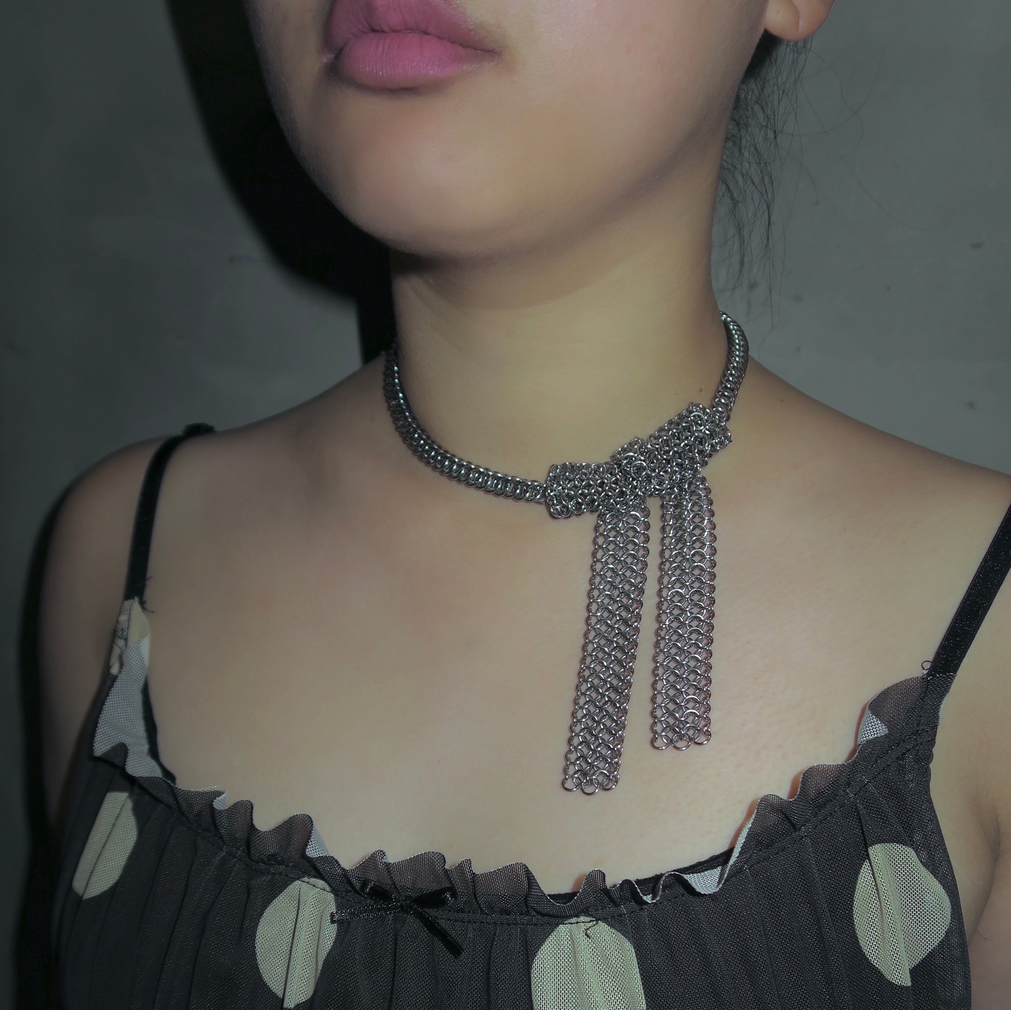 Uncut Chainmail Bow Choker